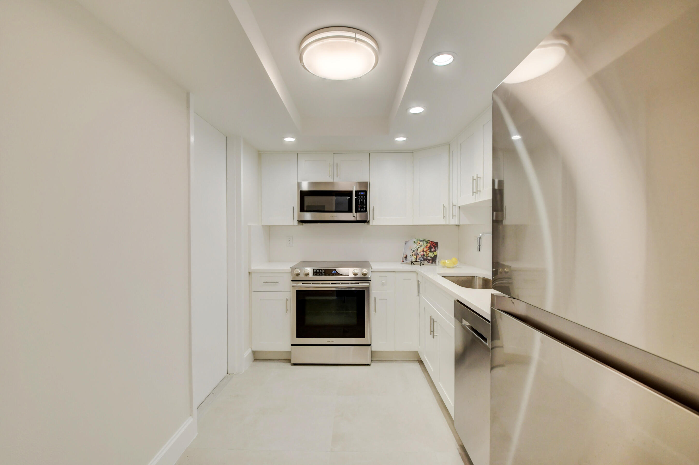 1756 Bridgewood Drive Boca Raton, FL 33434 - Photo 8 of 42 Kitchen