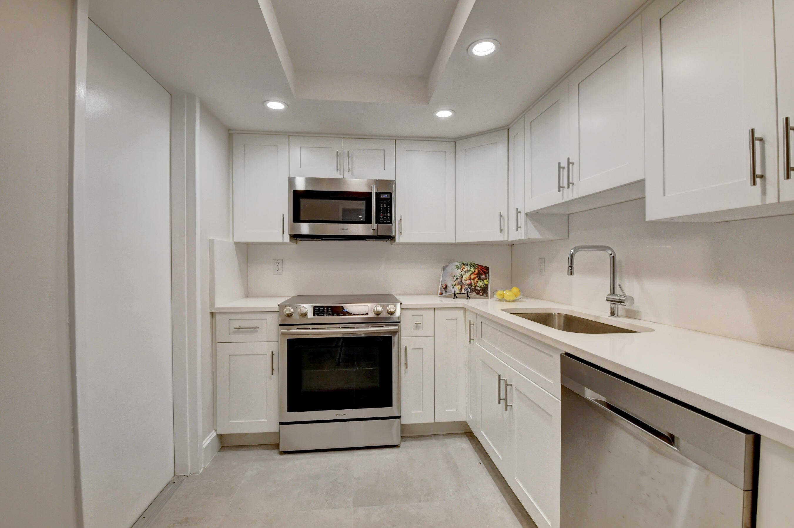 1756 Bridgewood Drive Boca Raton, FL 33434 - Photo 9 of 42 Kitchen