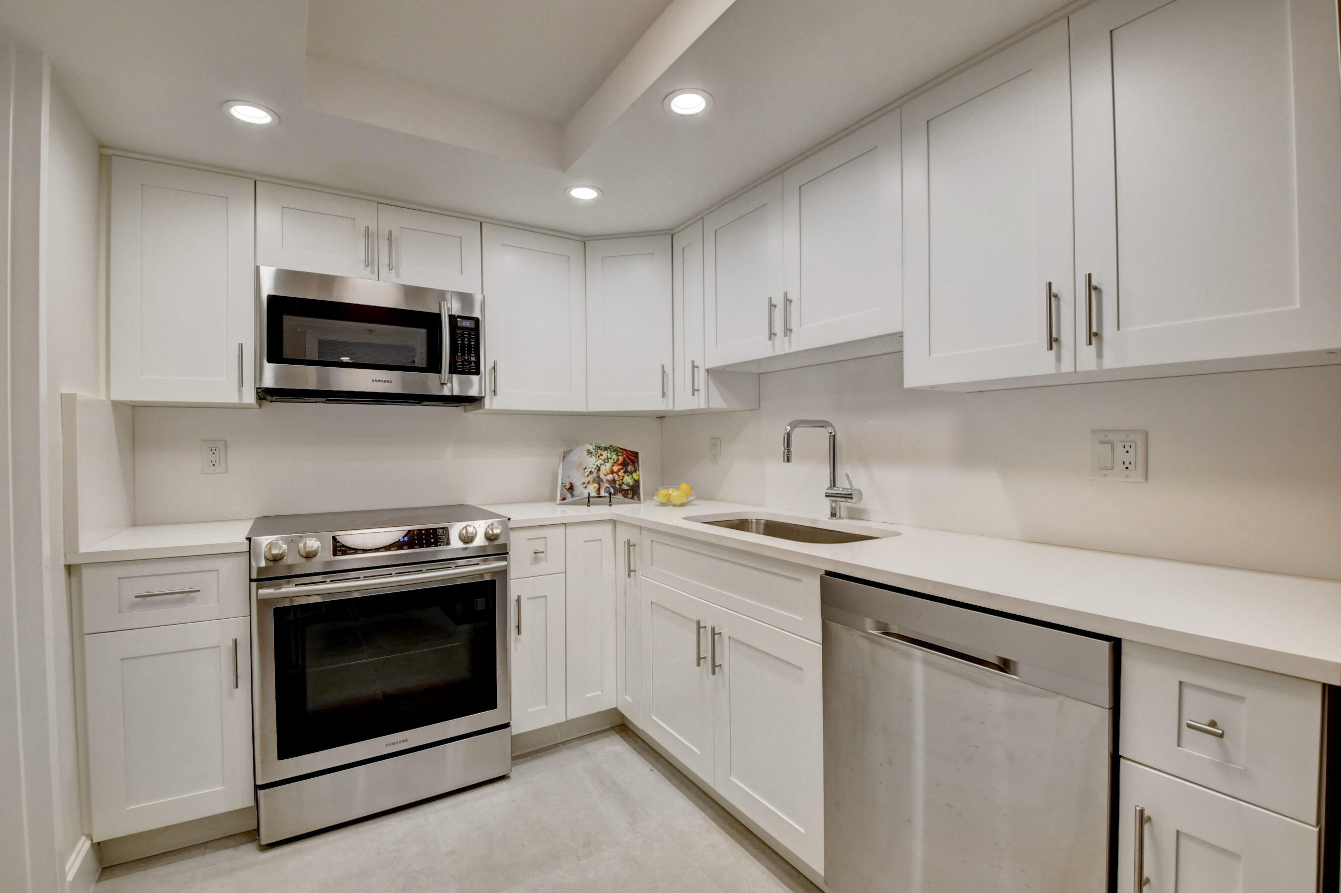 1756 Bridgewood Drive Boca Raton, FL 33434 - Photo 10 of 42 Kitchen