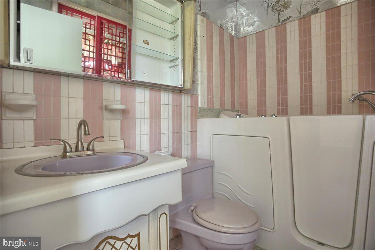 200 Moredun Road Philadelphia, PA 19115 - Photo 32 of 63