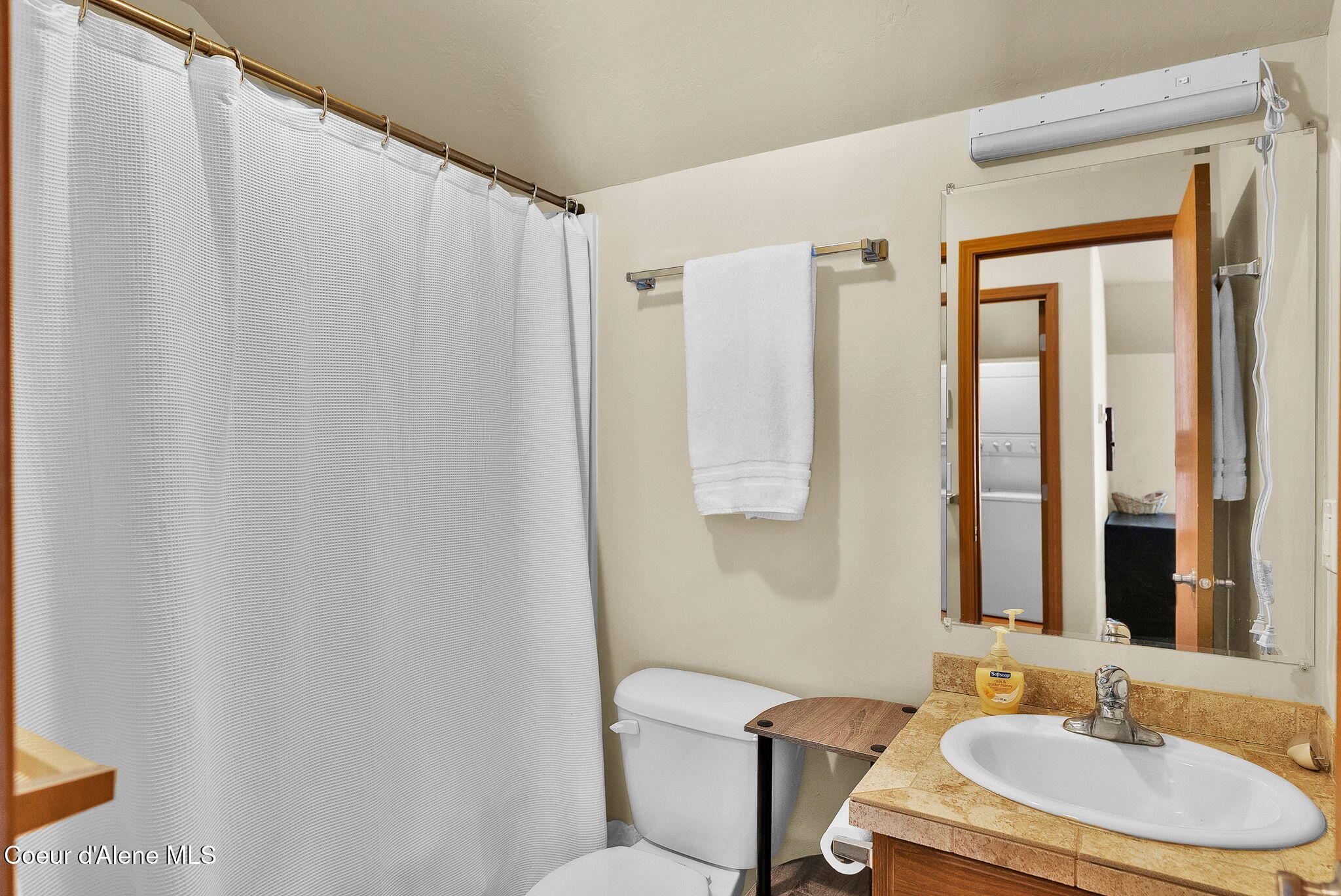 799 Grouse Hill Road Bonners Ferry, ID 83805 - Photo 65 of 115 62-web-or-mls-SkyLight - Jenny-60 (2)