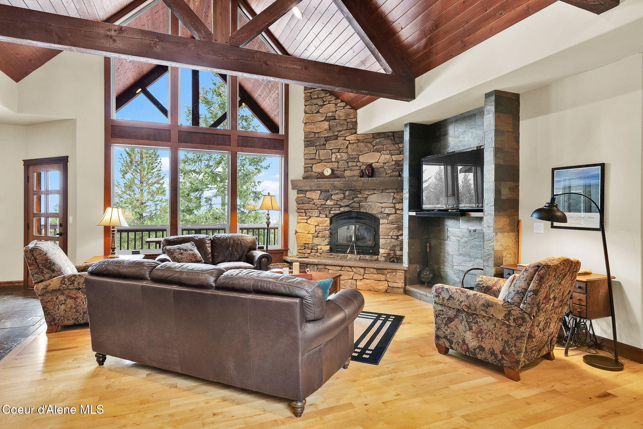 799 Grouse Hill Road Bonners Ferry, ID 83805 - Photo 7 of 115 4-web-or-mls-SkyLight - Jenny-40 (2)