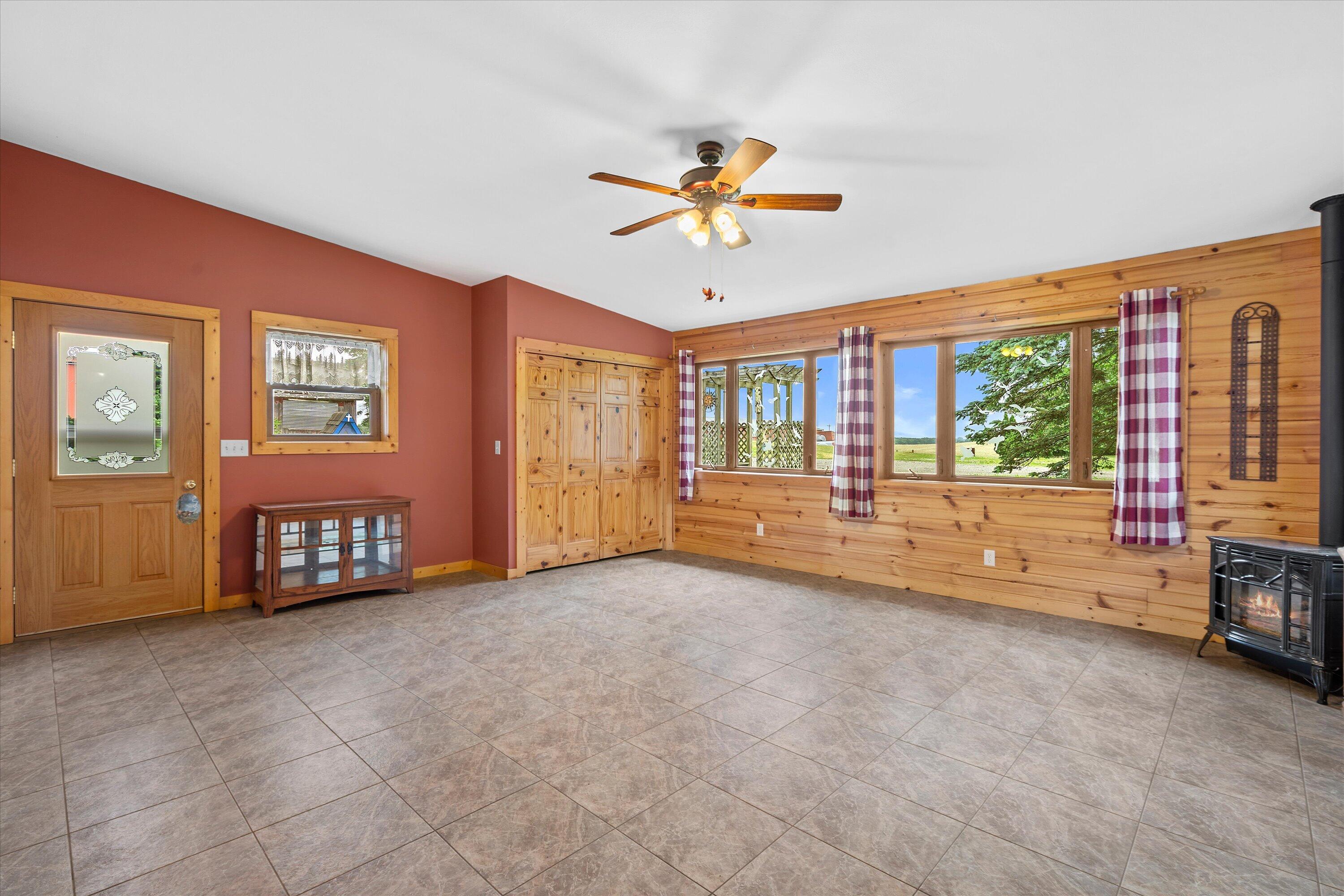 6544 Mohawk Road Wayne, WI 53002 - Photo 5 of 33 .