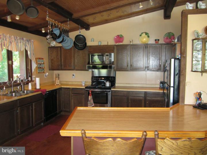 505 Golf Course Road Birdsboro, PA 19508 - Photo 7 of 24 Kitchen