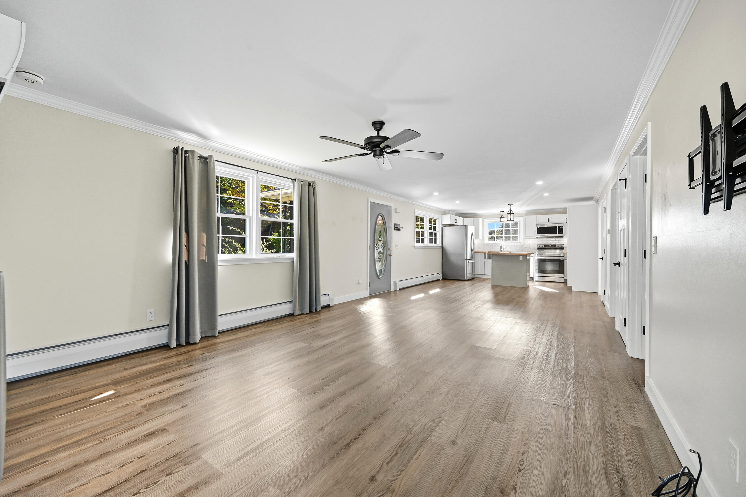 8 High Ridge Drive Augusta, ME 04330 - Photo 15 of 37 Huge Living Area