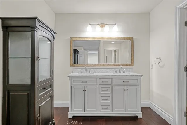 $3,700 | 17140 Burbank Boulevard, Unit 105, Encino, CA 91316