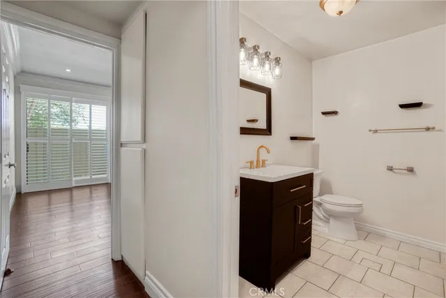 $3,700 | 17140 Burbank Boulevard, Unit 105, Encino, CA 91316