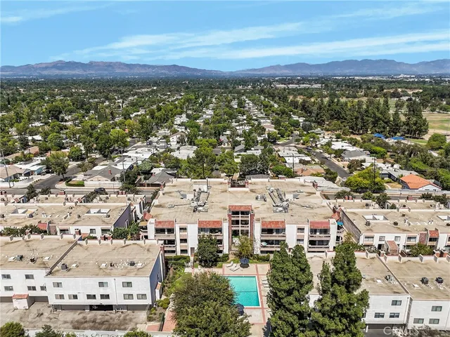 $3,700 | 17140 Burbank Boulevard, Unit 105, Encino, CA 91316