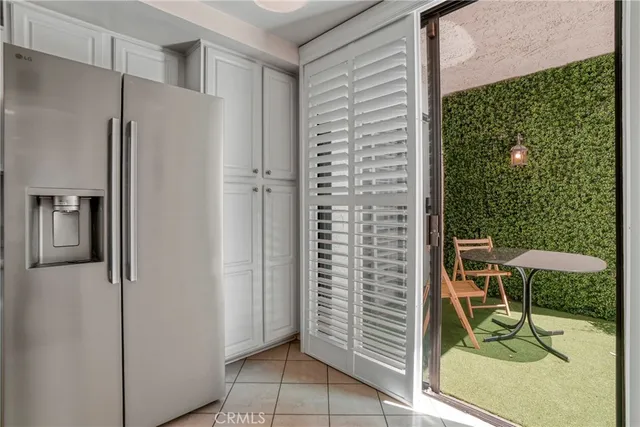 $3,700 | 17140 Burbank Boulevard, Unit 105, Encino, CA 91316