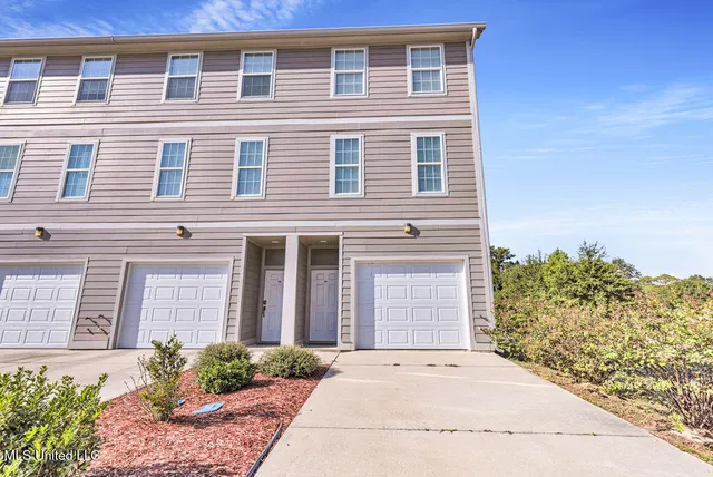 $2,970 | 112 East Orchard Loop, Unit 112, D'Iberville, MS 39540