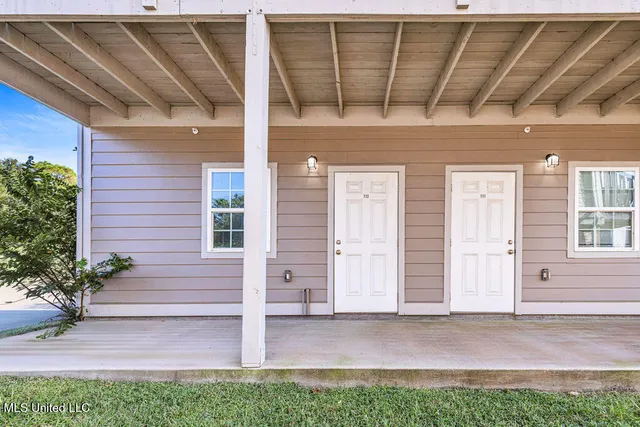 $2,970 | 112 East Orchard Loop, Unit 112, D'Iberville, MS 39540