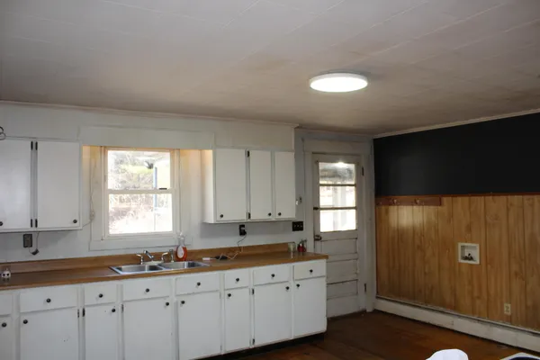 $225,000 | 247 South Belfast Avenue, Augusta, ME 04330