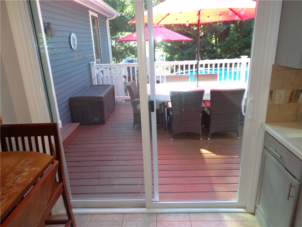 697 Ashdon Circle Webster, NY 14580 - Photo 34 of 42