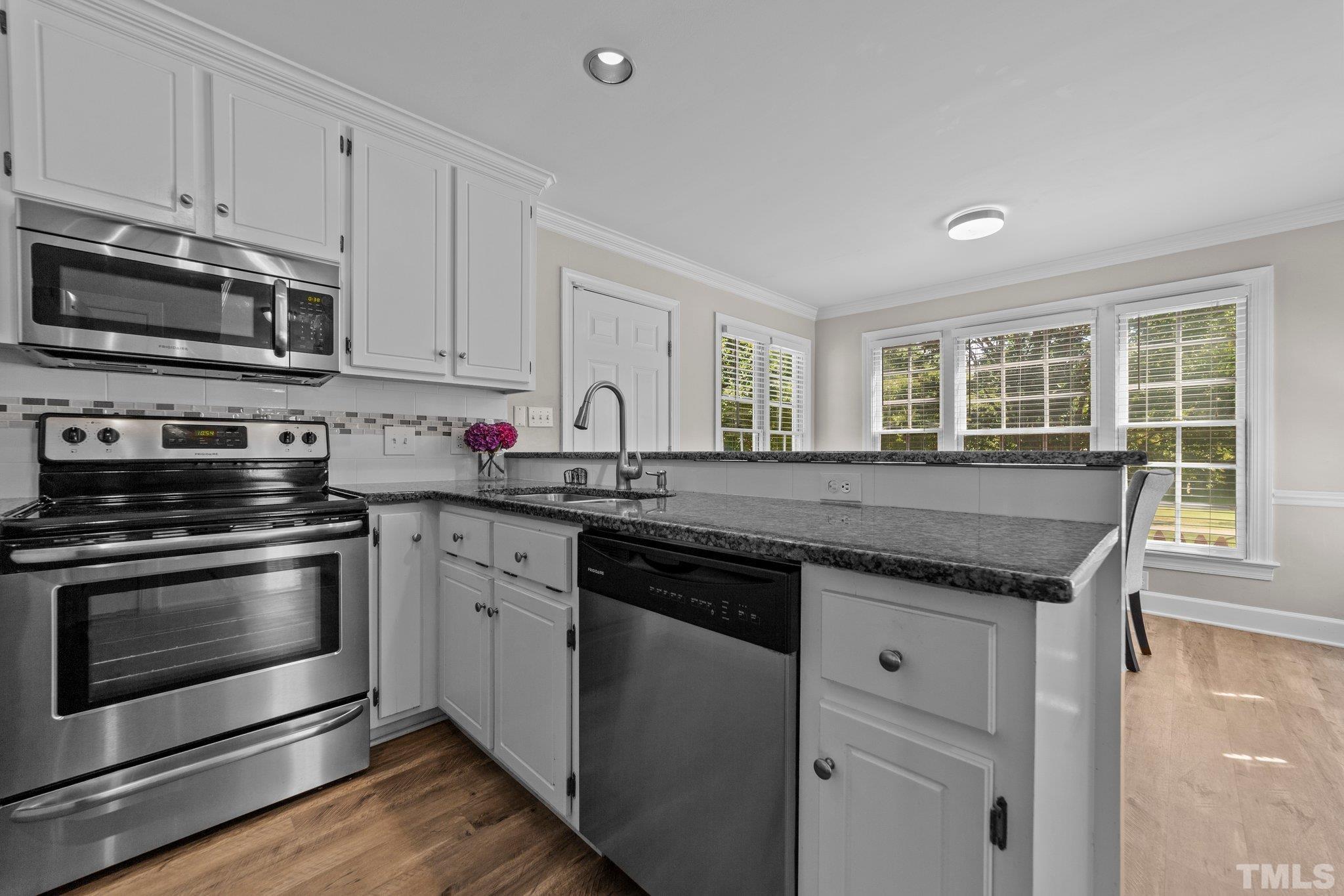 2012 Laurel Valley Way Raleigh, NC 27604 - Photo 7 of 25 Gallery Image 7