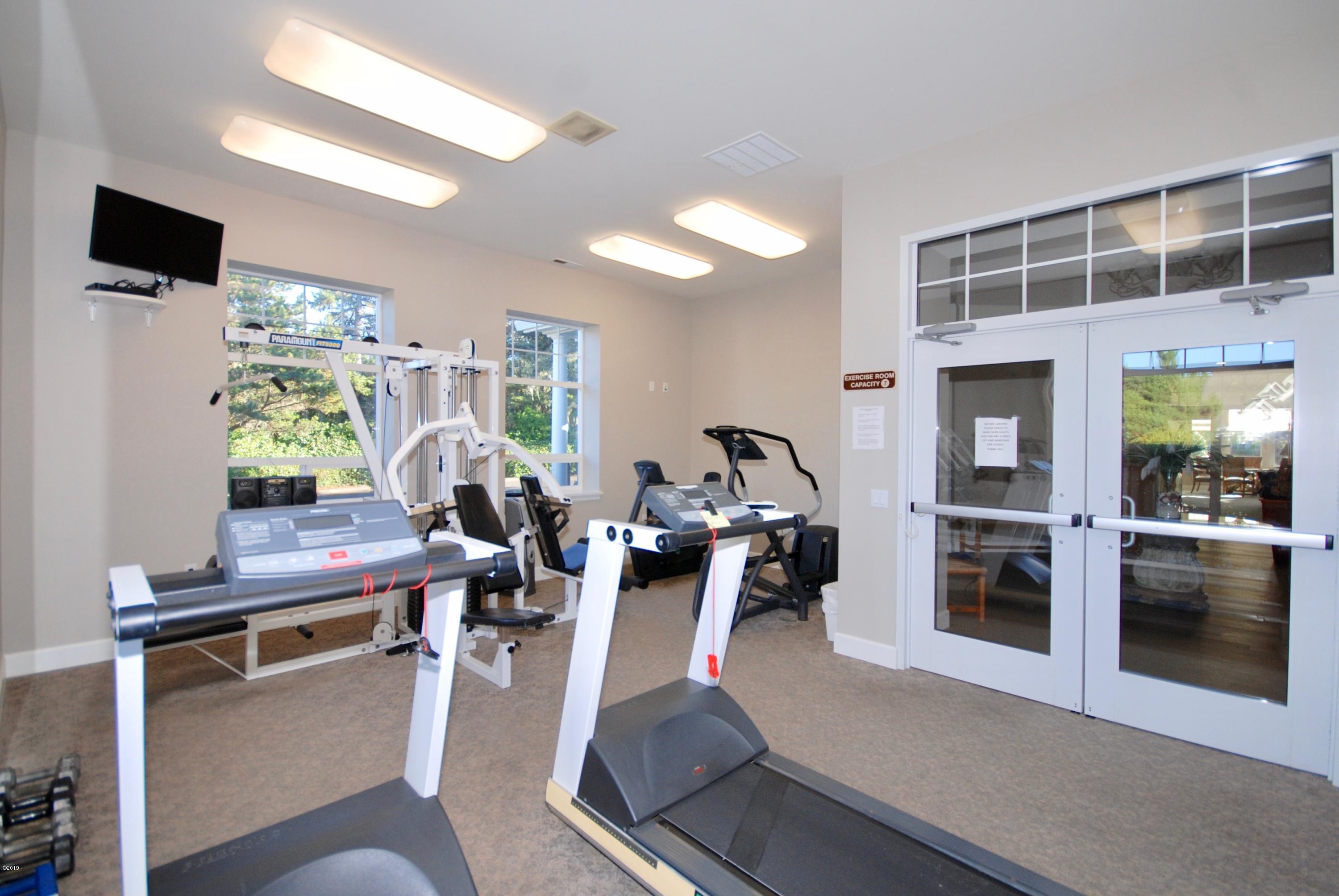 320 Southwest 58th Street Newport, OR 97365 - Photo 15 of 29 Clubhouse Fitness Room