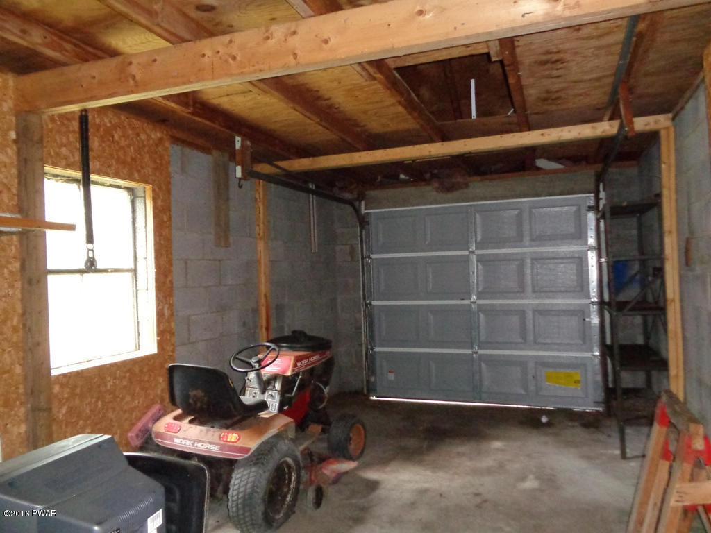 451 Rowland Road Greeley, PA 18425 - Photo 17 of 28 Garage