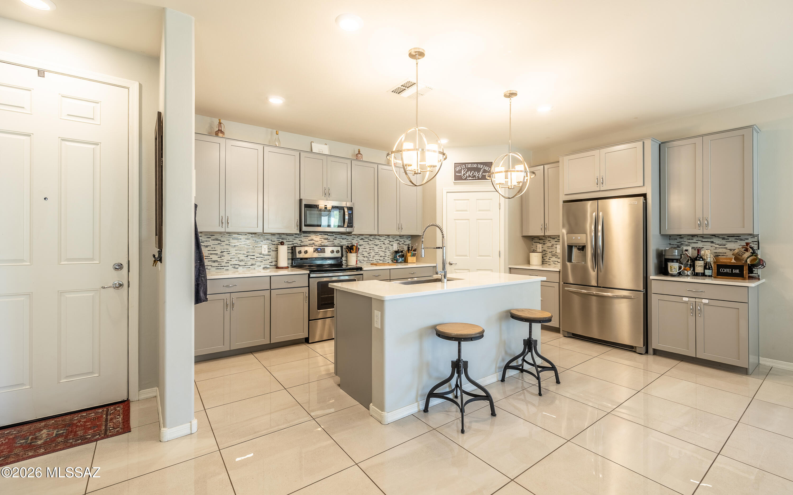 8635 North Rome Court Tucson, AZ 85742 - Photo 8 of 27 Kitchen w/Stainless Appliances