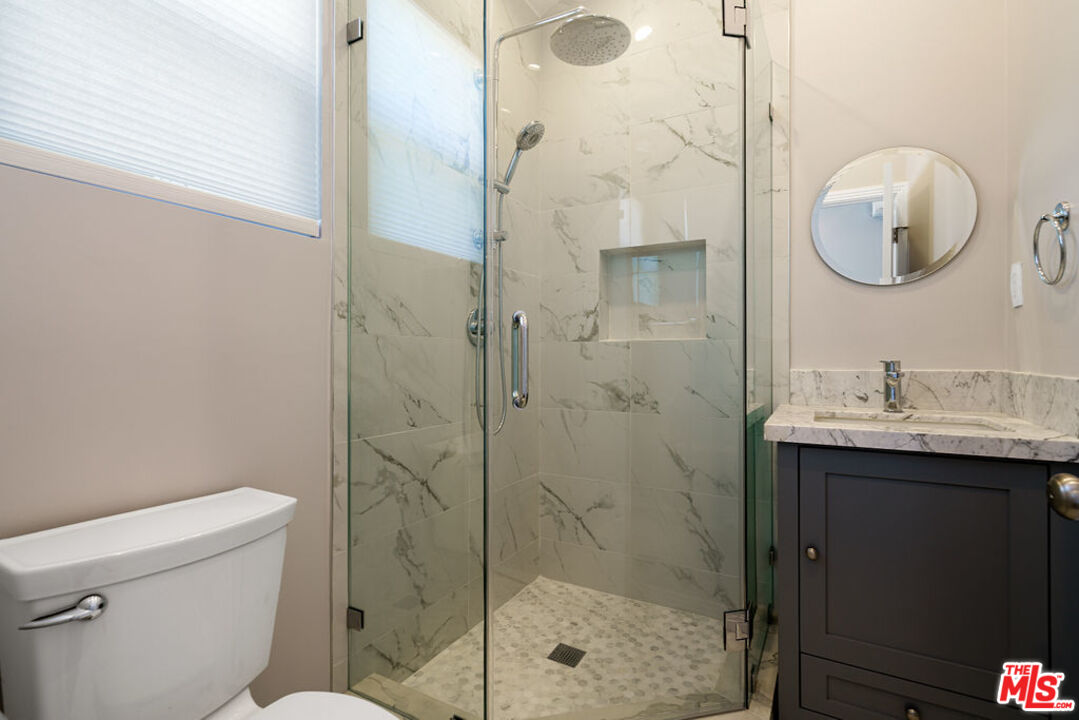 5343 Blanco Way Culver City, CA 90230 - Photo 13 of 28