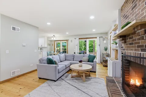 $589,000 | 4669 Kings Way North, Gurnee, IL 60031