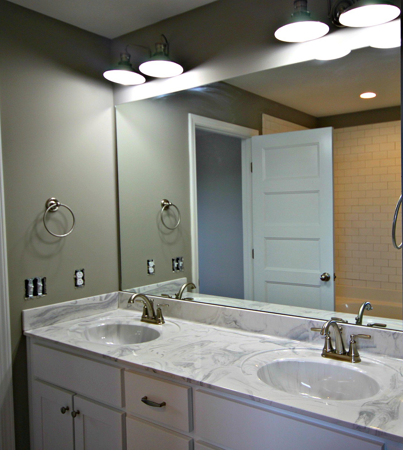 4112 Dot Road Springfield, TN 37172 - Photo 12 of 15 a bathroom with a sink and a mirror