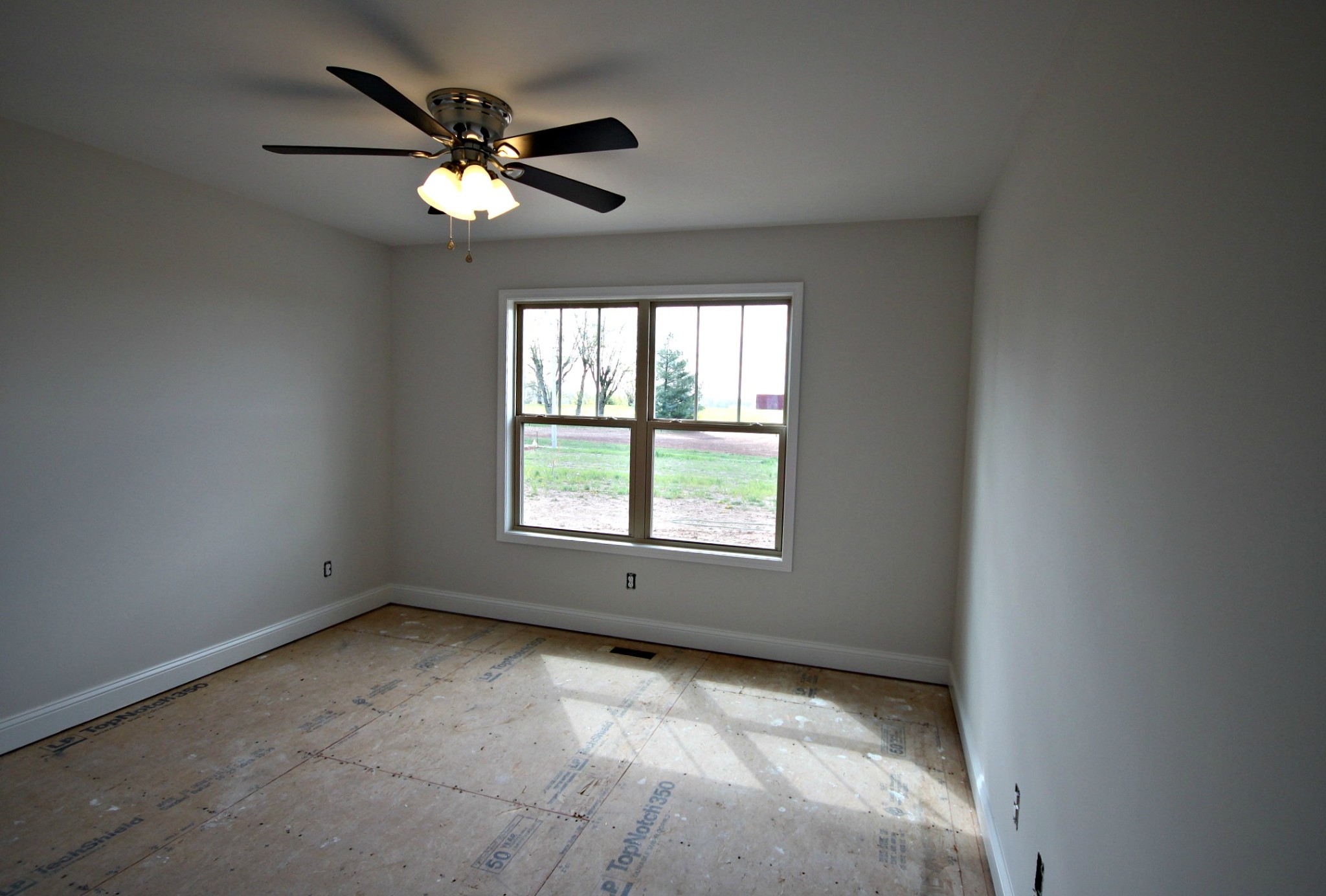 4112 Dot Road Springfield, TN 37172 - Photo 14 of 15 a view of an empty room with a window