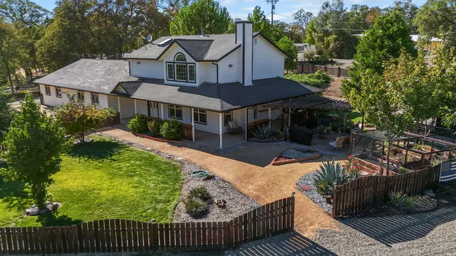 $685,000 | 21080 Joanna Way, Redding, CA 96003