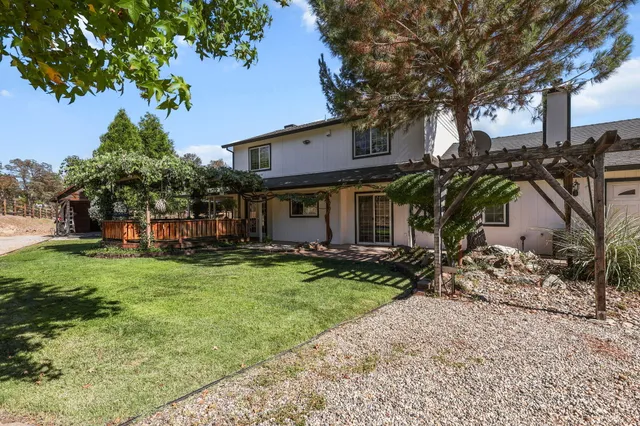 $685,000 | 21080 Joanna Way, Redding, CA 96003