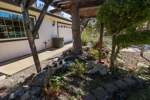 $685,000 | 21080 Joanna Way, Redding, CA 96003