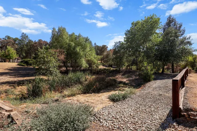 $685,000 | 21080 Joanna Way, Redding, CA 96003