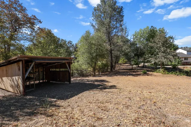 $685,000 | 21080 Joanna Way, Redding, CA 96003