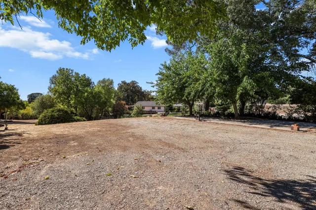 $685,000 | 21080 Joanna Way, Redding, CA 96003