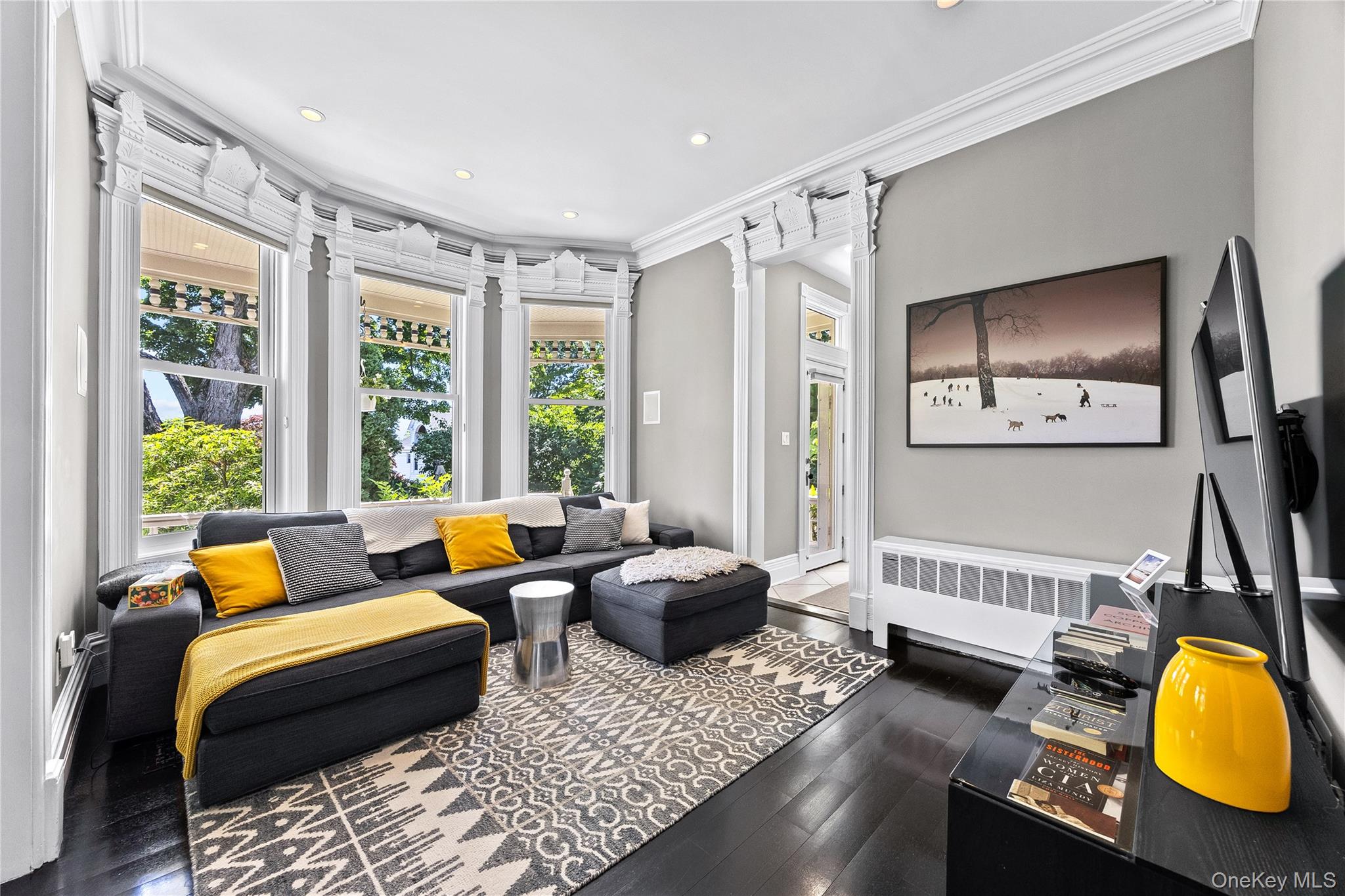 19 Howe Place Bronxville, NY 10708 - Photo 7 of 37 Bay window with decorative trim detailing