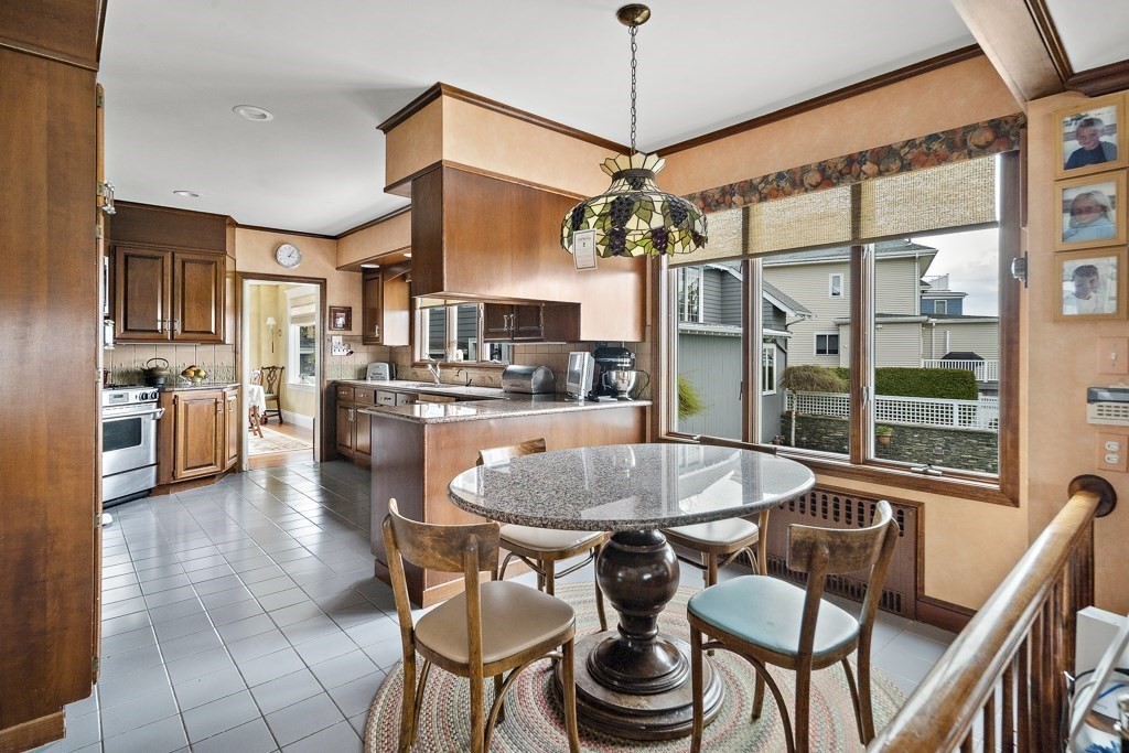 81 Court Road Winthrop, MA 02152 - Photo 13 of 42