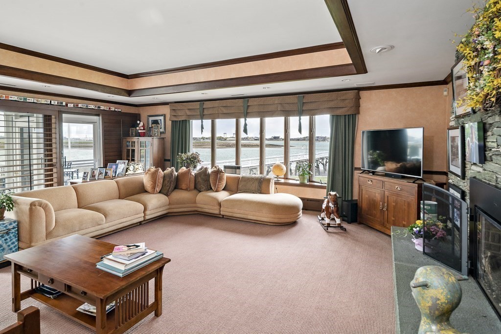 81 Court Road Winthrop, MA 02152 - Photo 14 of 42