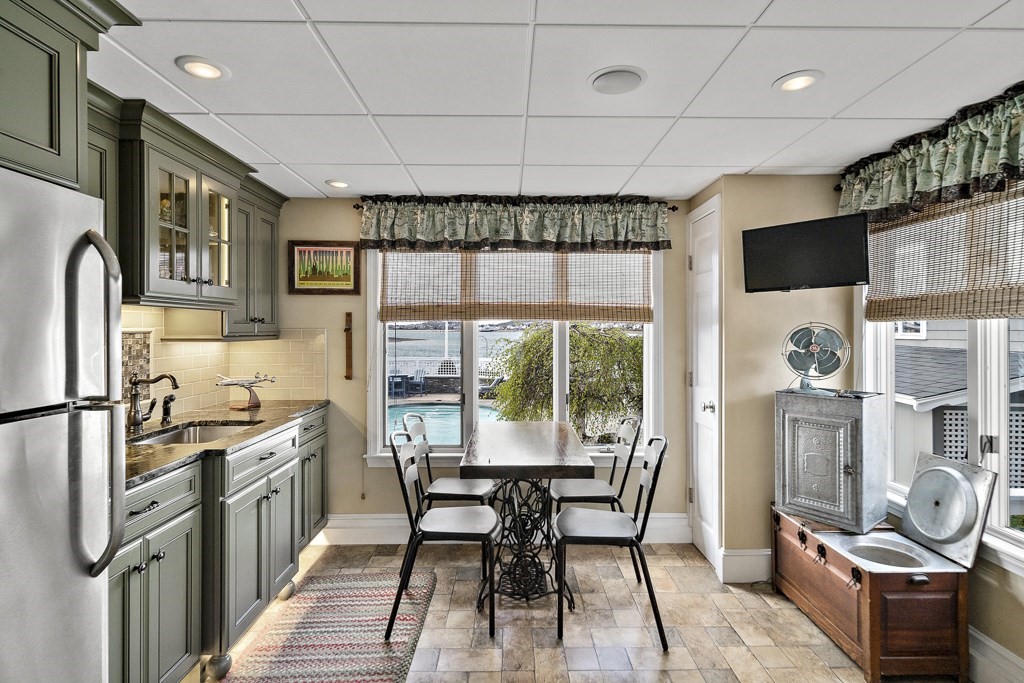 81 Court Road Winthrop, MA 02152 - Photo 31 of 42