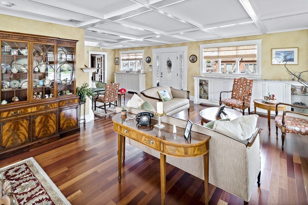 81 Court Road Winthrop, MA 02152 - Photo 8 of 42