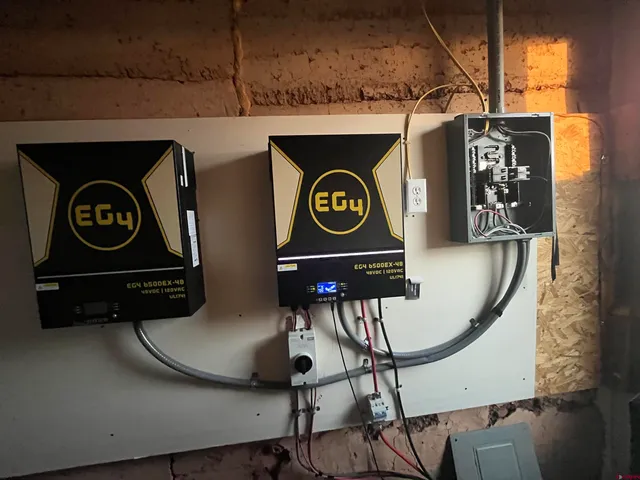 a view of a livingroom with furniture