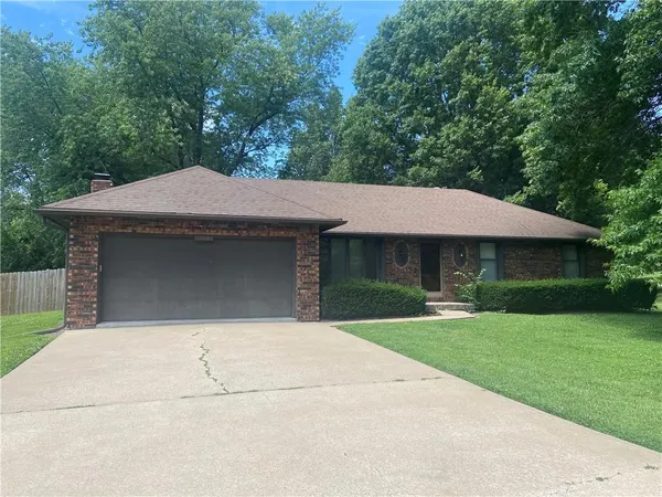 $249,900 | 3313 Pickett Road, St. Joseph, MO 64503
