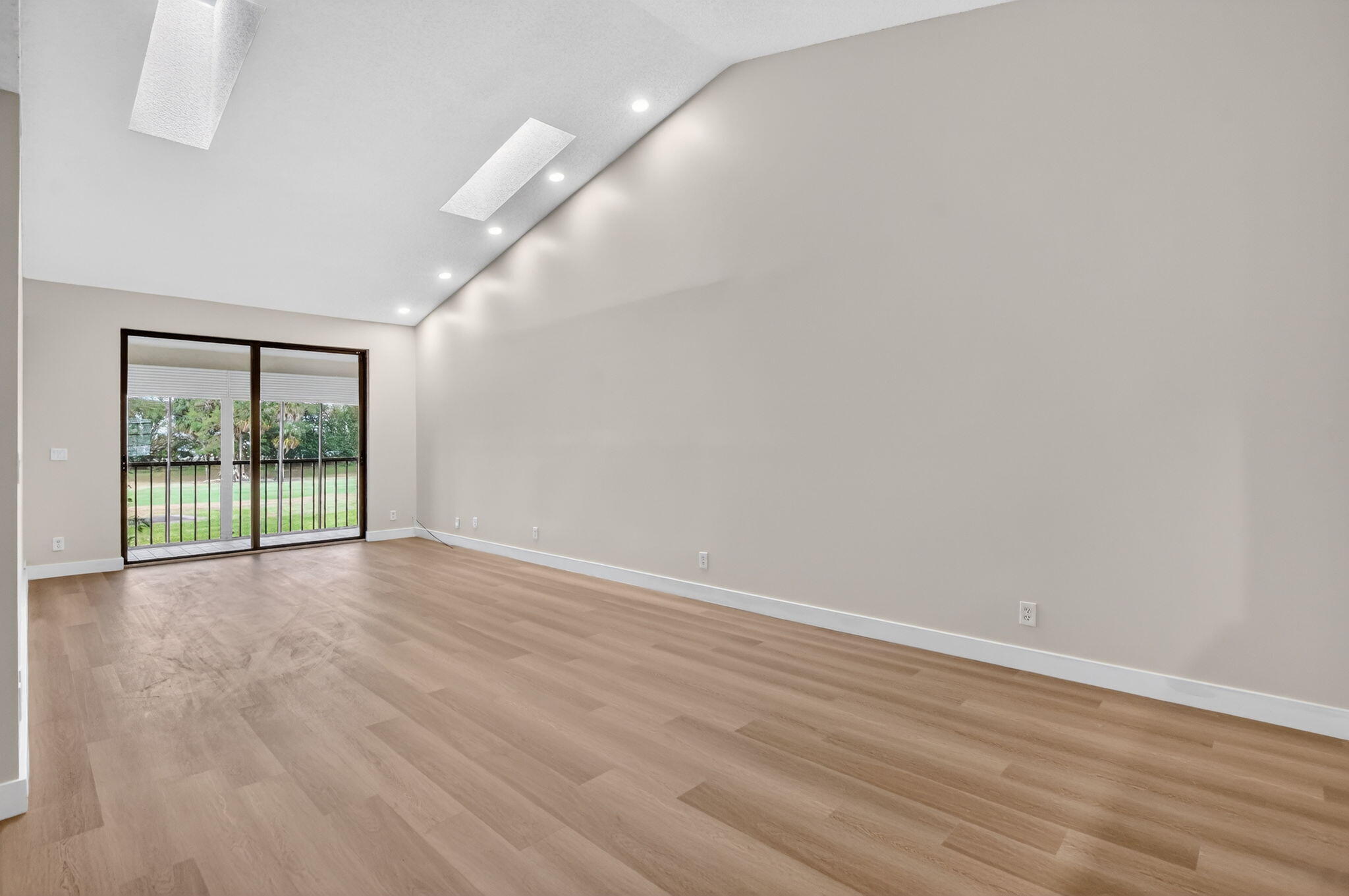 7818 La Mirada Drive, Unit 7818 Boca Raton, FL 33433 - Photo 8 of 45 Living area