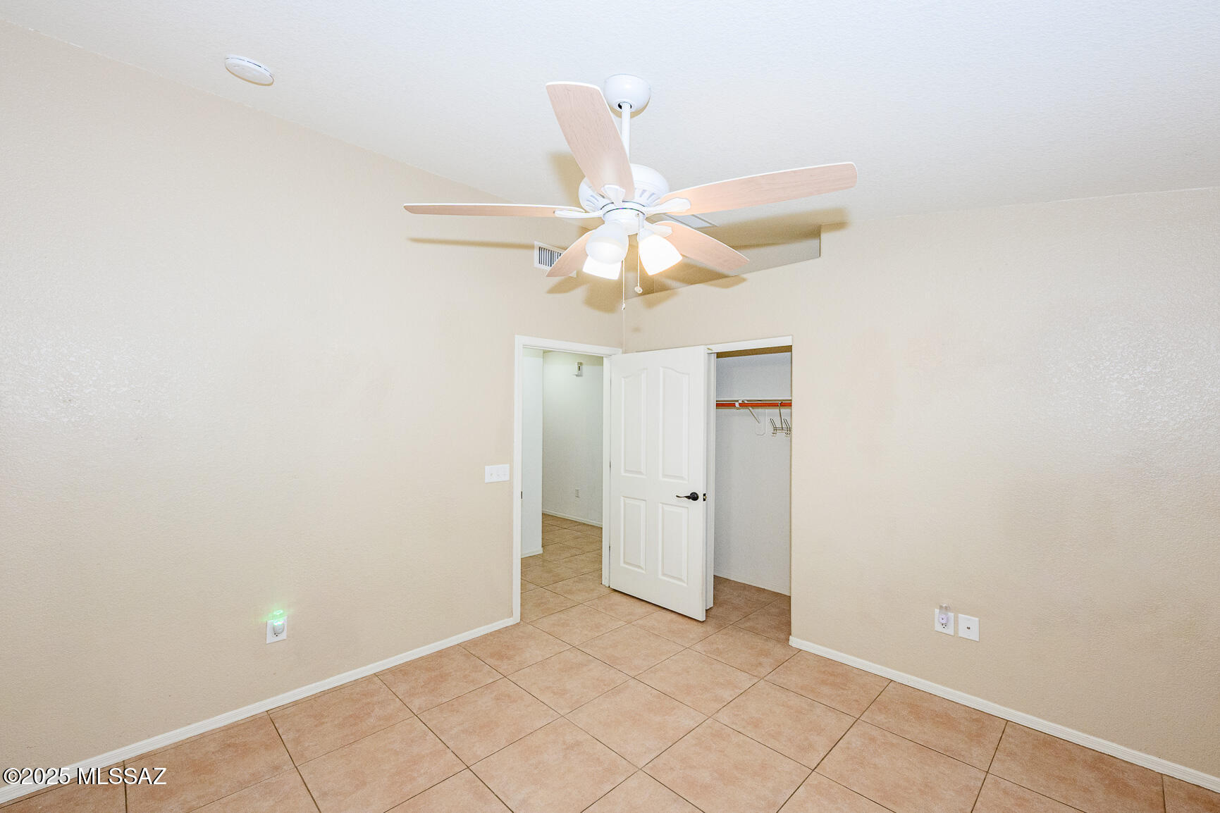 2300 West Golden Hills Road Tucson, AZ 85745 - Photo 35 of 47