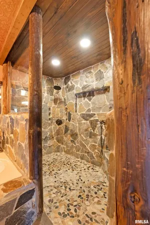 $629,000 | 905 1st Street, Camanche, IA 52730