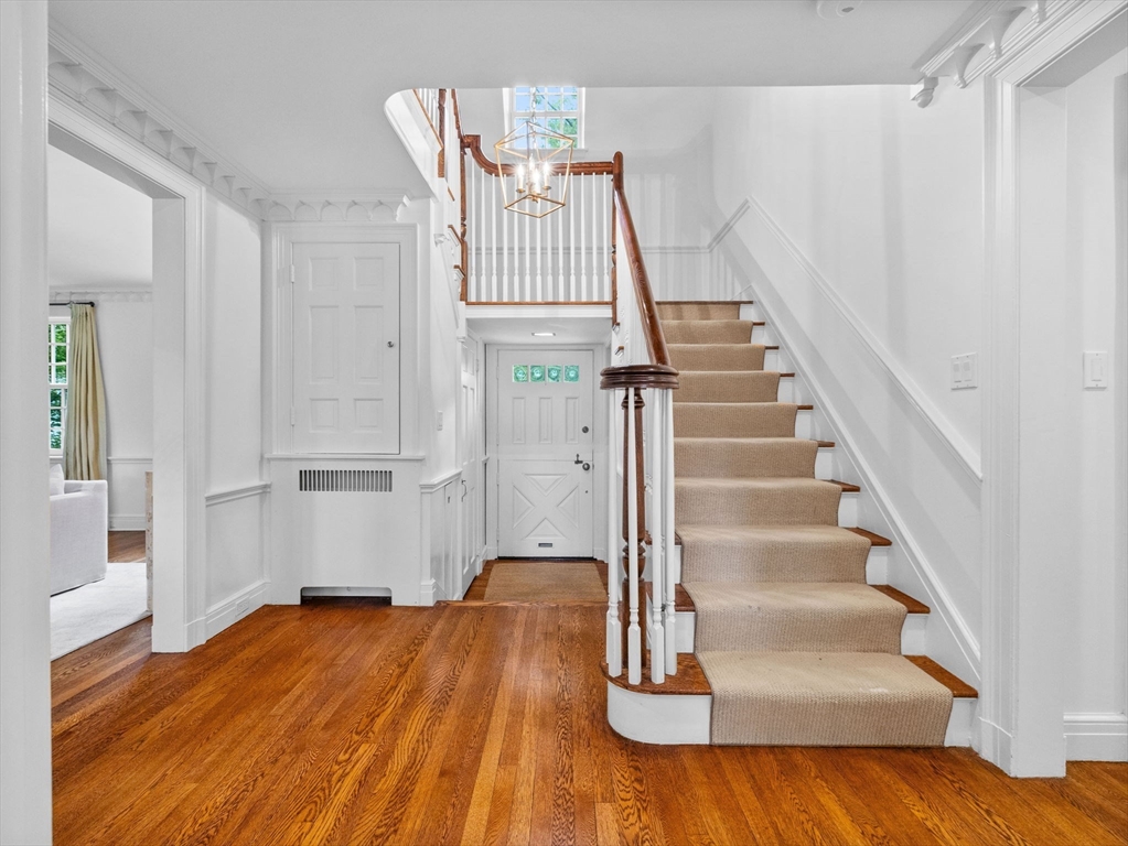 36 Old Farm Road Wellesley, MA 02481 - Photo 3 of 34