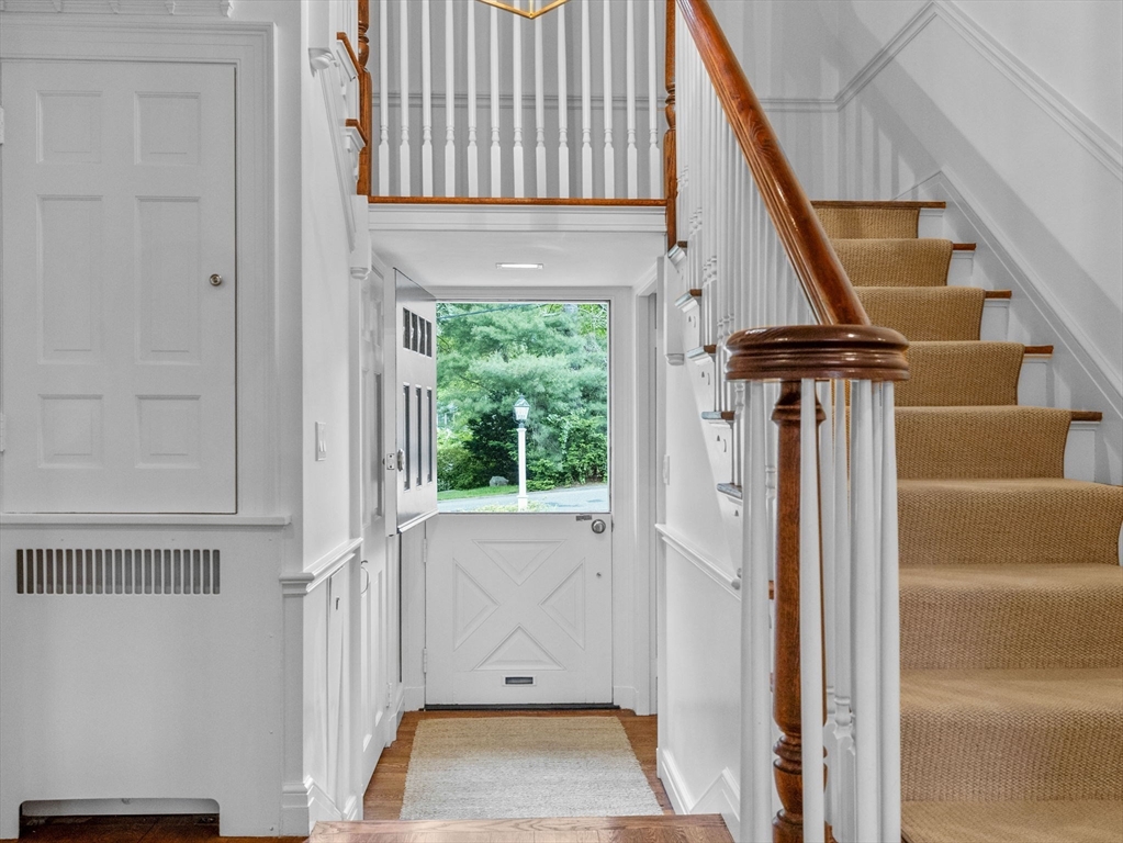 36 Old Farm Road Wellesley, MA 02481 - Photo 4 of 34