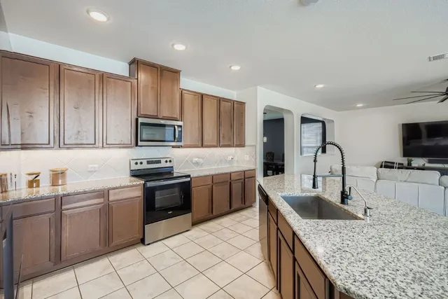 $489,900 | 295 Kat Garnet Drive, Kyle, TX 78640