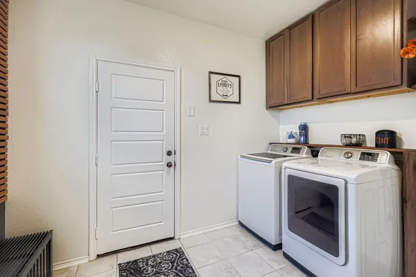 $485,000 | 295 Kat Garnet Drive, Kyle, TX 78640