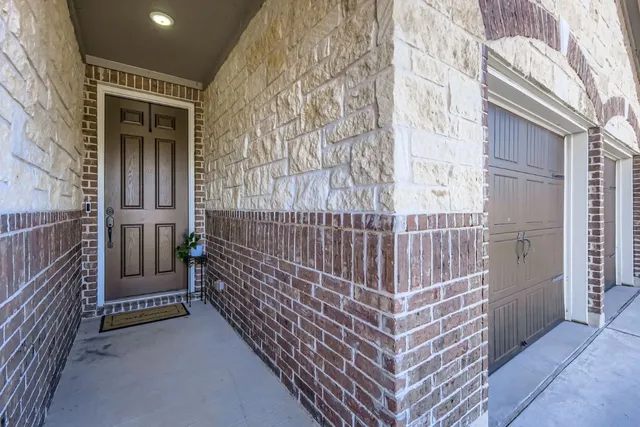 $489,900 | 295 Kat Garnet Drive, Kyle, TX 78640