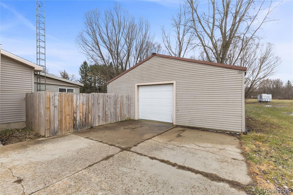 2411 Bingham Road Clio, MI 48420 - Photo 3 of 40