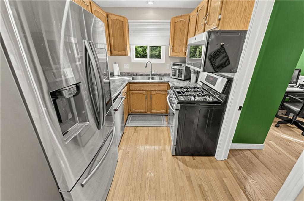 216 Hartzell Road Zelienople, PA 16063 - Photo 6 of 25 Gallery Image 6