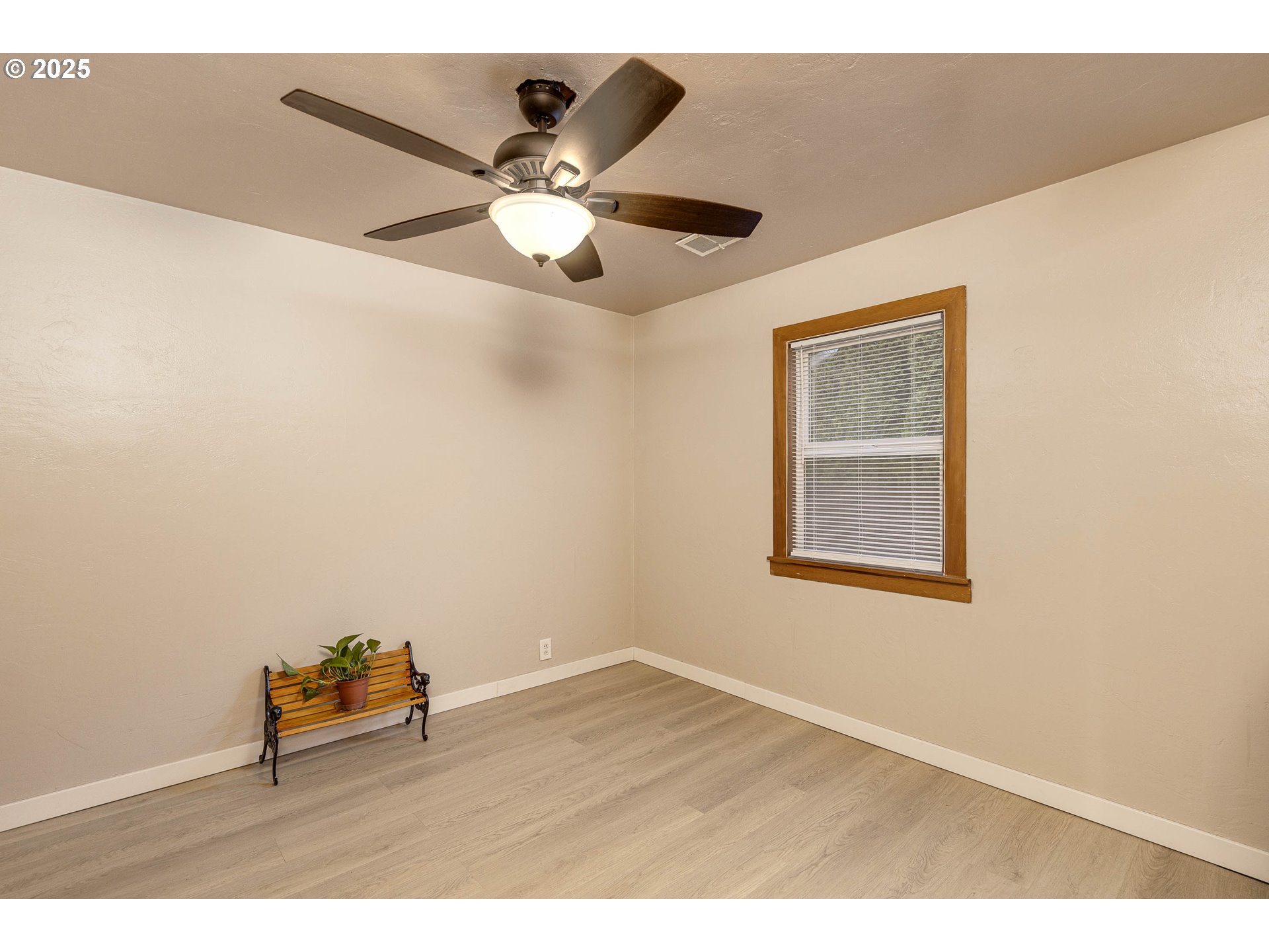 4911 15th Avenue North Keizer, OR 97303 - Photo 18 of 32 a view of workspace