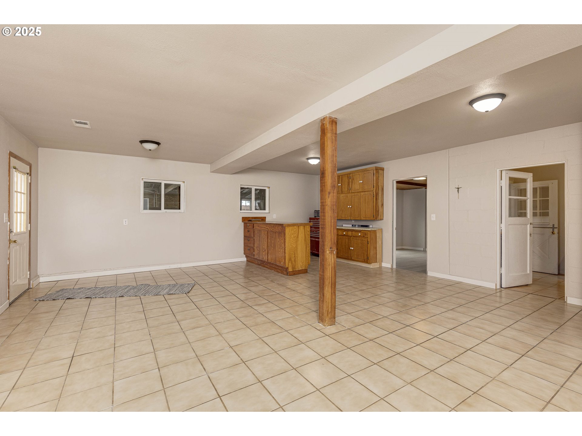 4911 15th Avenue North Keizer, OR 97303 - Photo 19 of 32 a view of an empty room